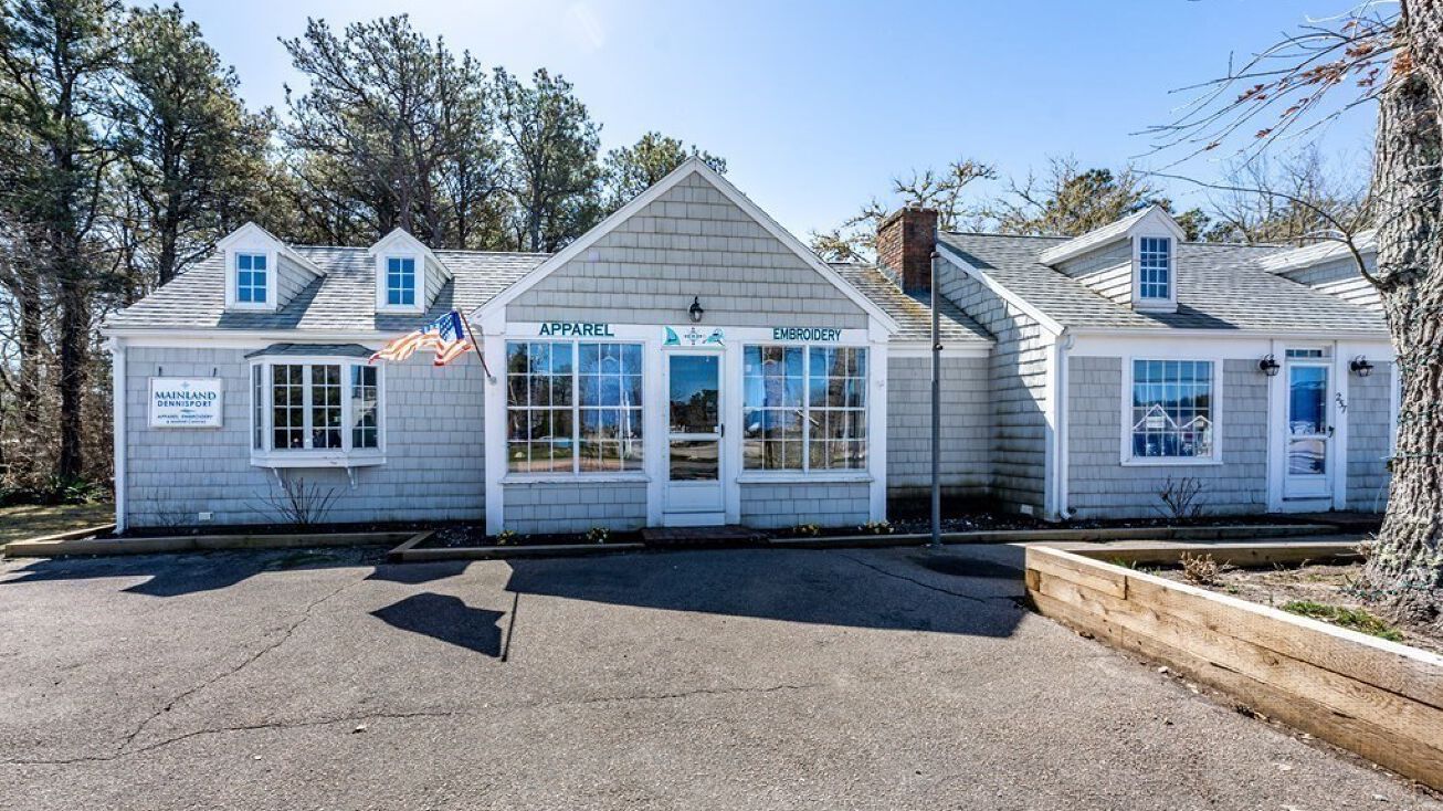 255 Lower County Rd, Dennis, MA 02639