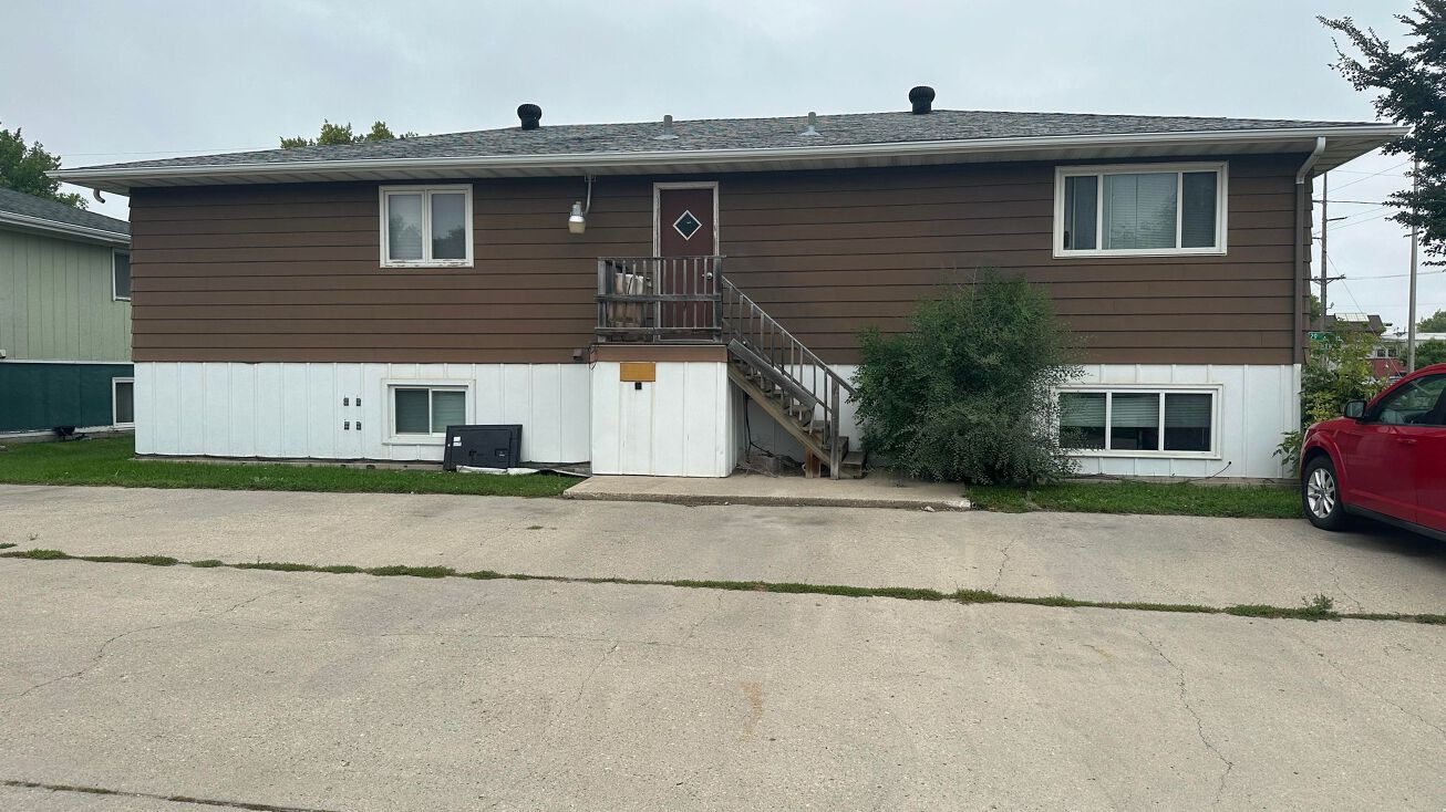 702 29th St N, Fargo, ND 58102