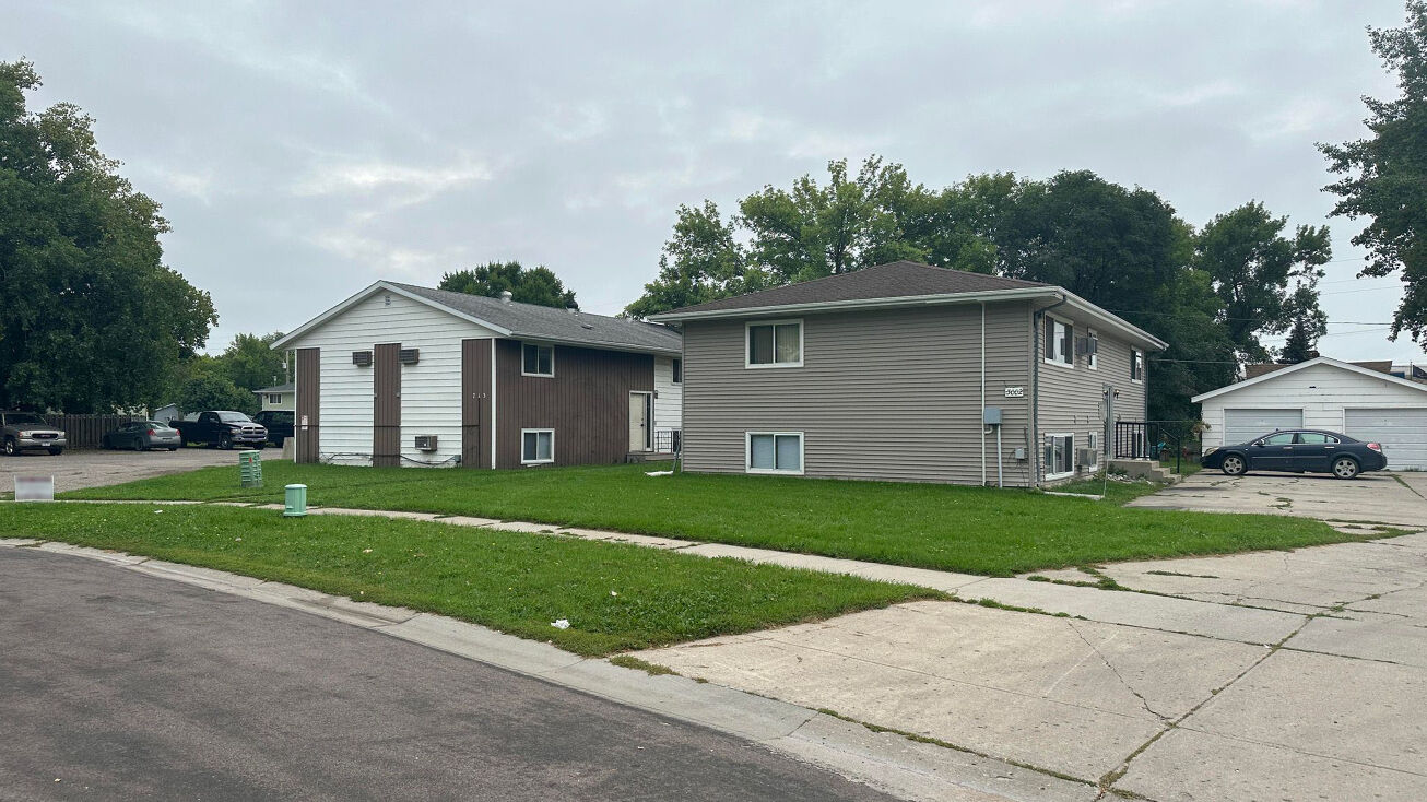 3002 7 1/2 Ave N, Fargo, ND 58102