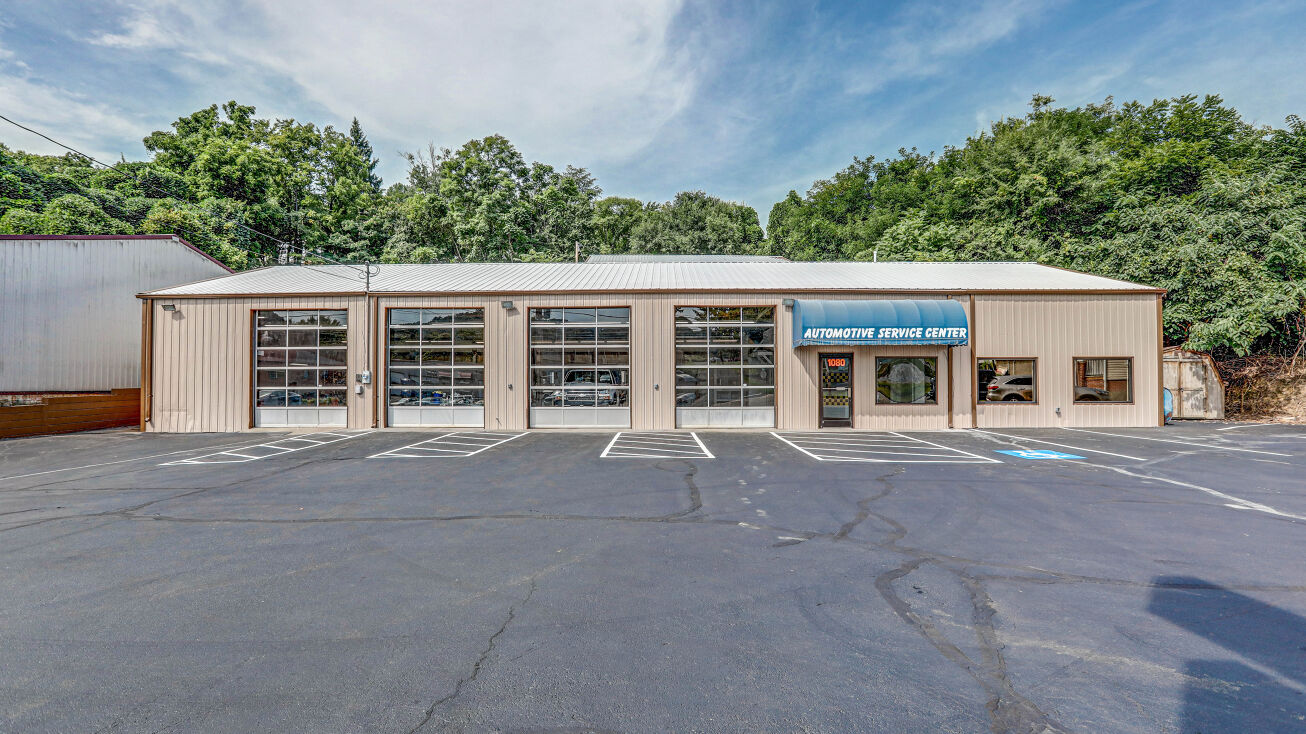 1080 Lynn Garden Dr, Kingsport, TN 37665