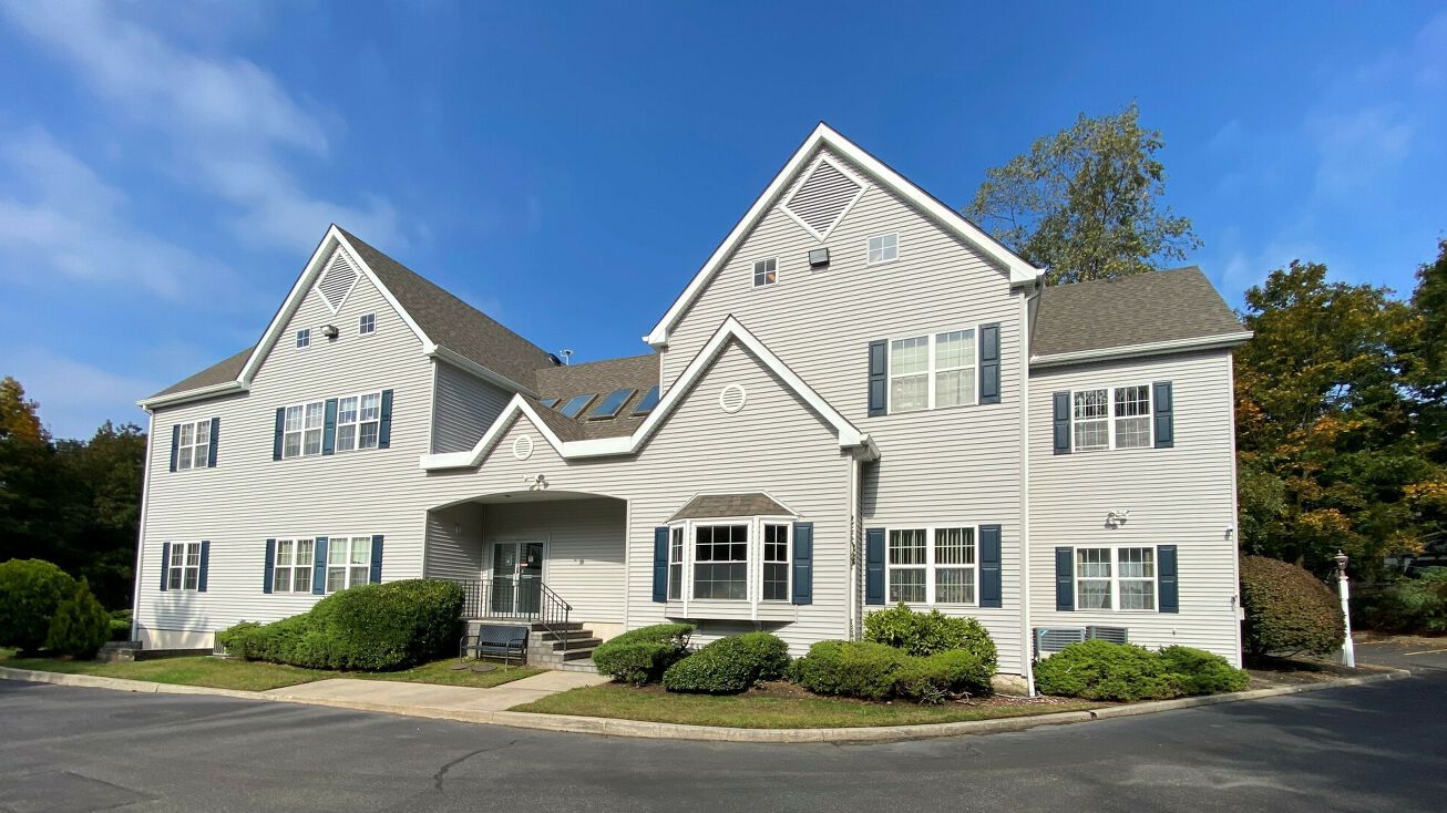 28 N Country Rd, Mount Sinai, NY 11766