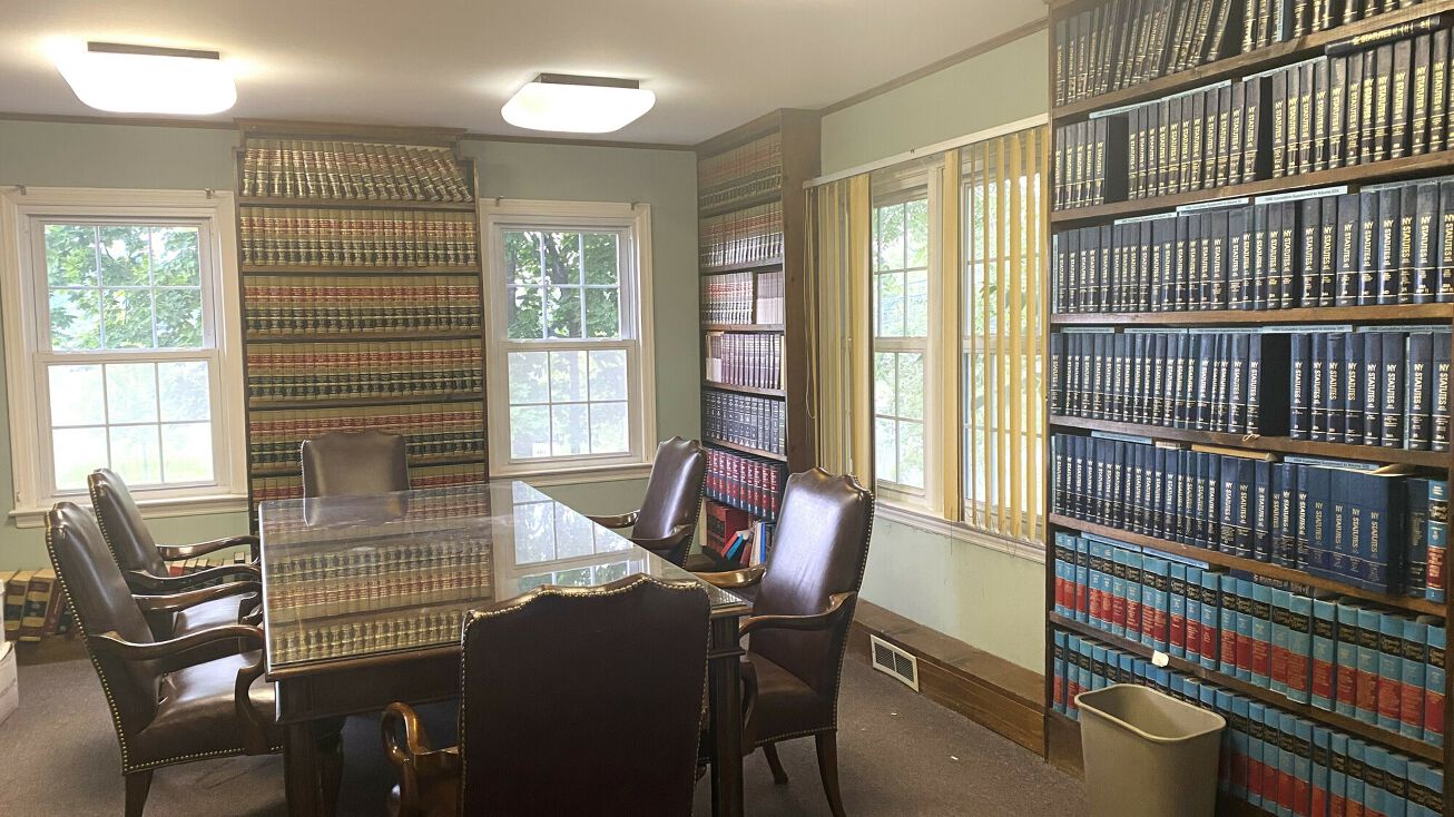 479 Middle Country Rd, Coram, NY 11727