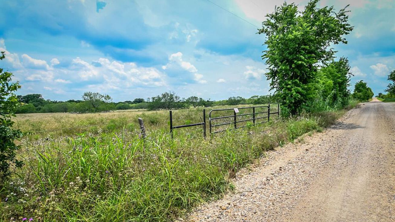 0000 County Road 447, Waelder, TX 78959