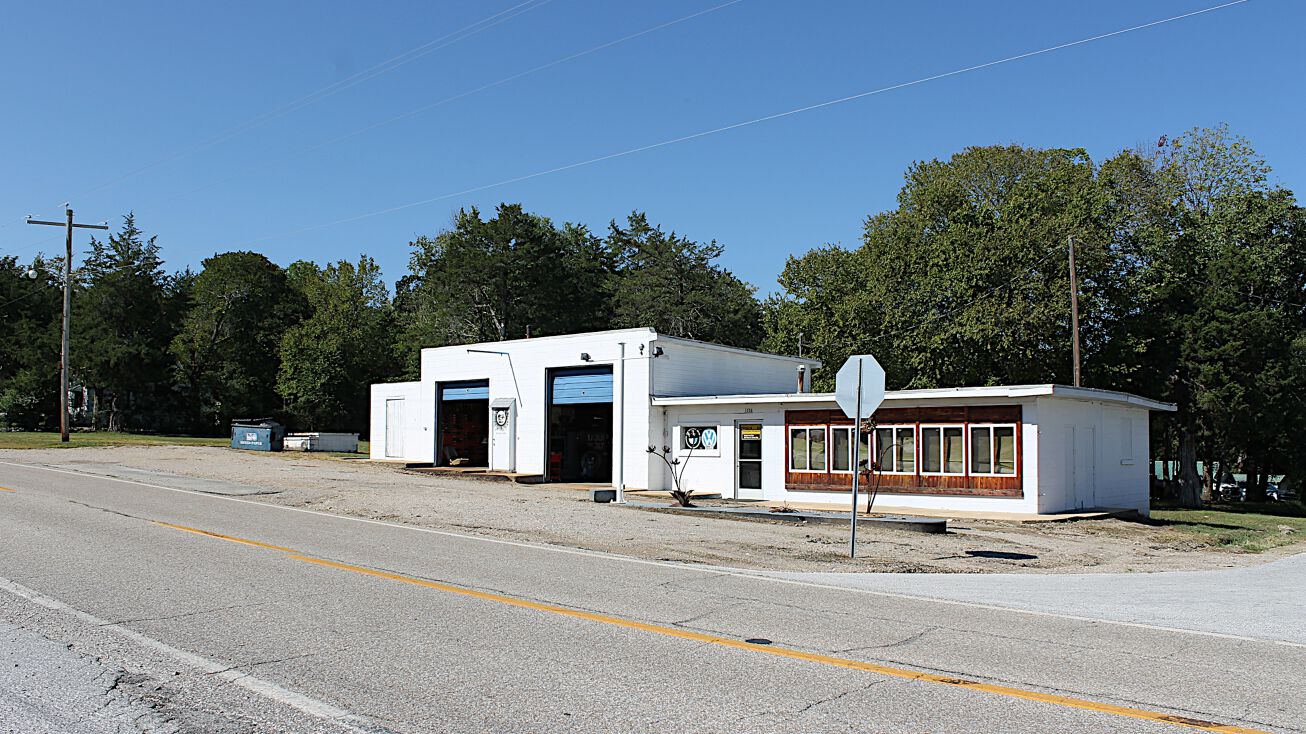 1236 N Diamond Blvd, Lead Hill, AR 72644