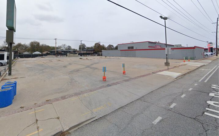Pictures of Land property located at 2515 E 11th St, Tulsa, OK 74104 for sales - image #1