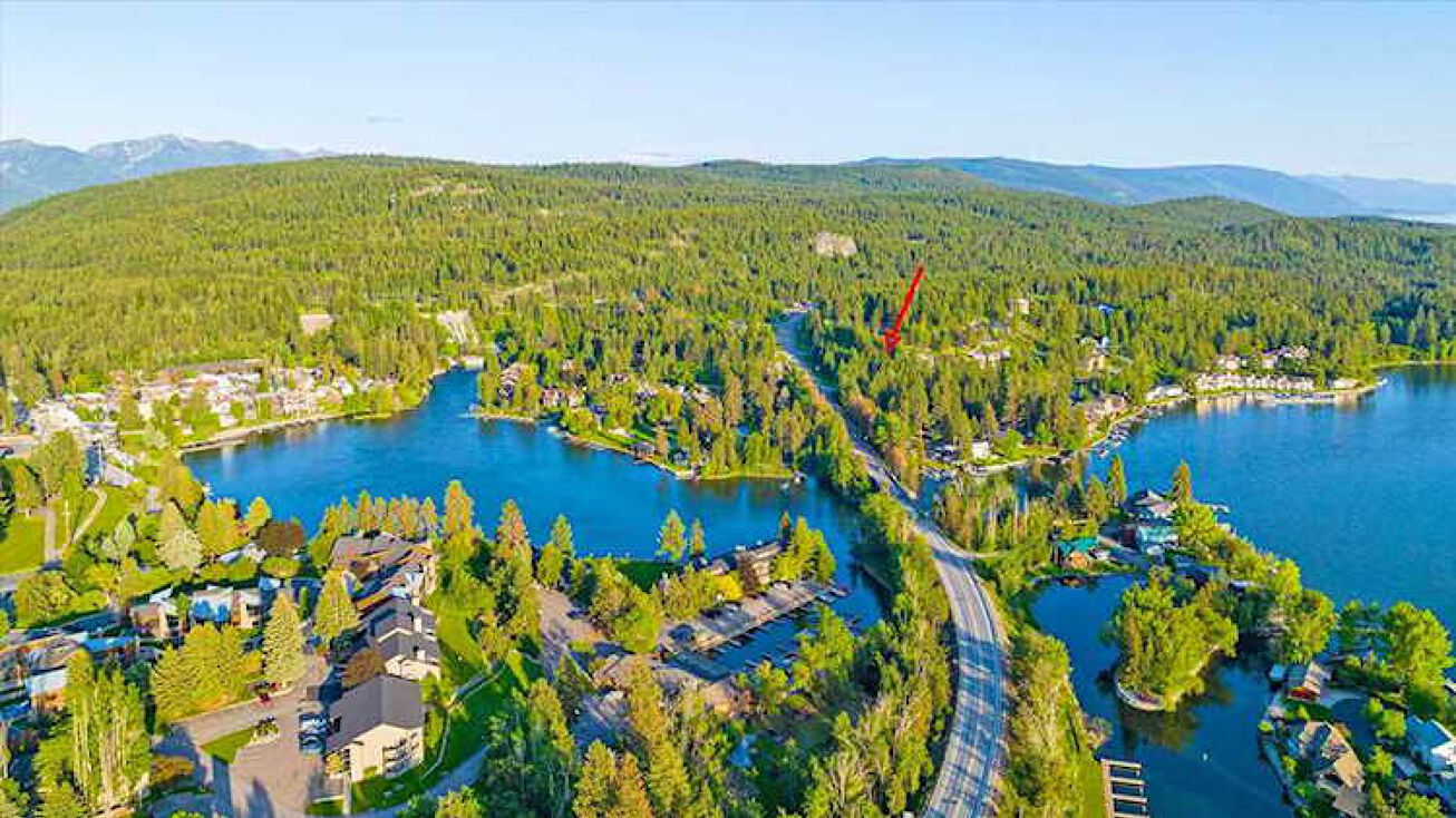 211 Whisper Rdg Dr, Bigfork, MT 59911