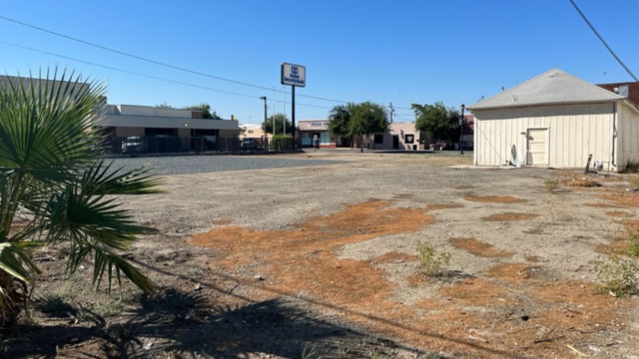 1031 O St, Firebaugh, CA 93622