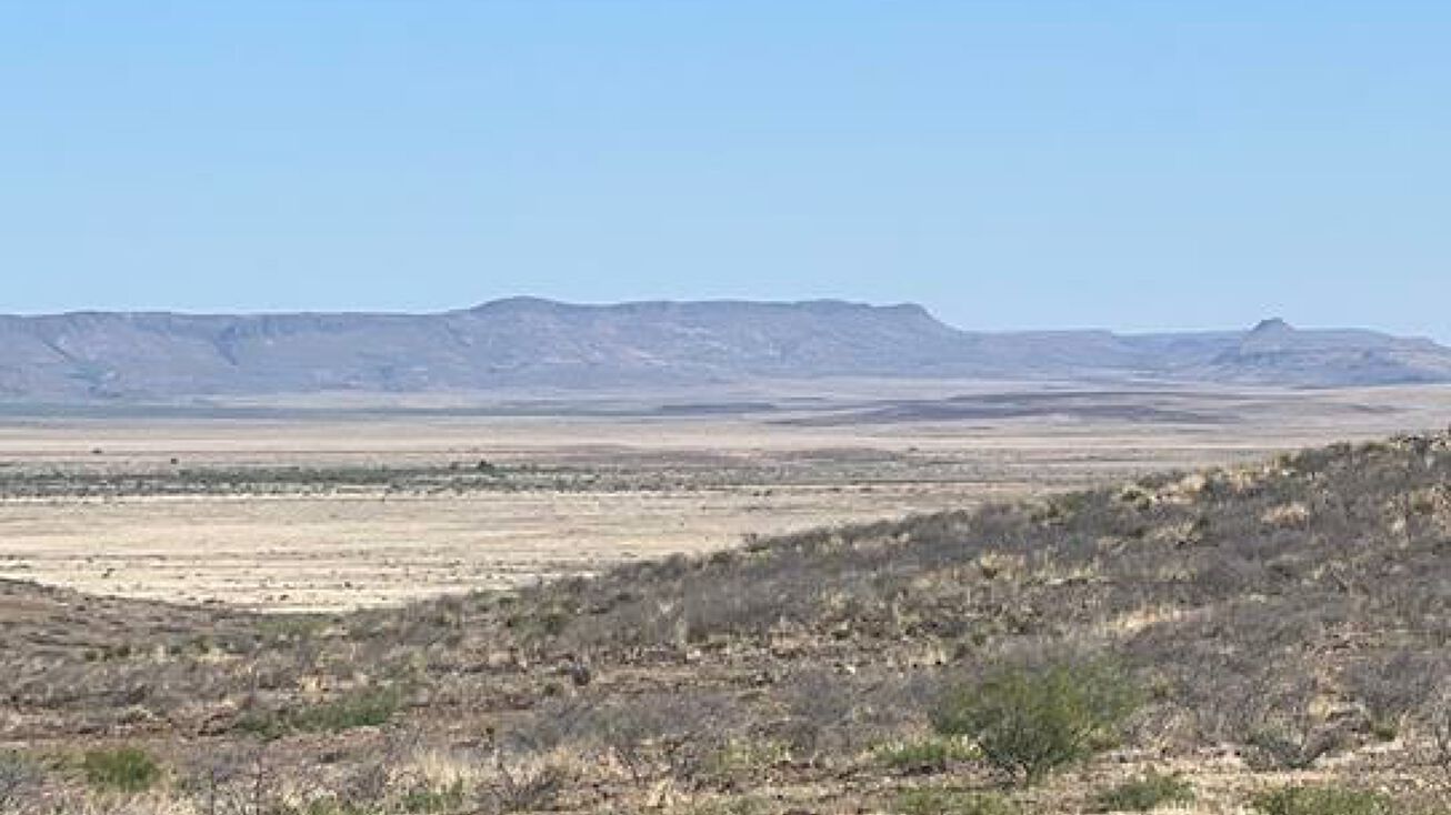 90 E Avenue A, Alpine, TX 79830