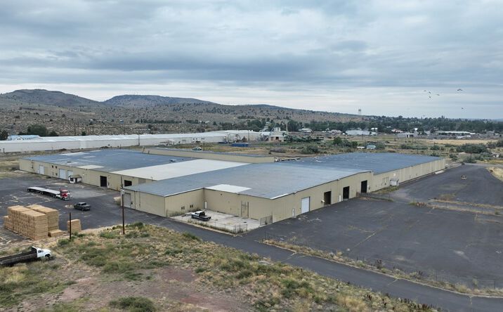 Pictures of Retail, Industrial property located at 320 Snow Mountain Ave, Hines, OR 97738 for sales - image #1