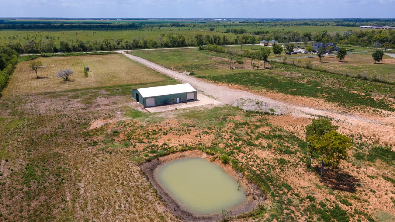 707 Brazoria County Rd, Arcola, TX 77053