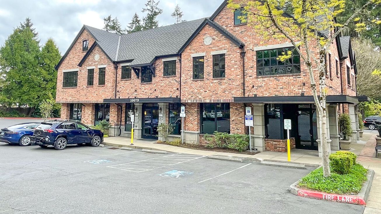 16679 Boones Ferry Rd, Lake Oswego, OR 97035