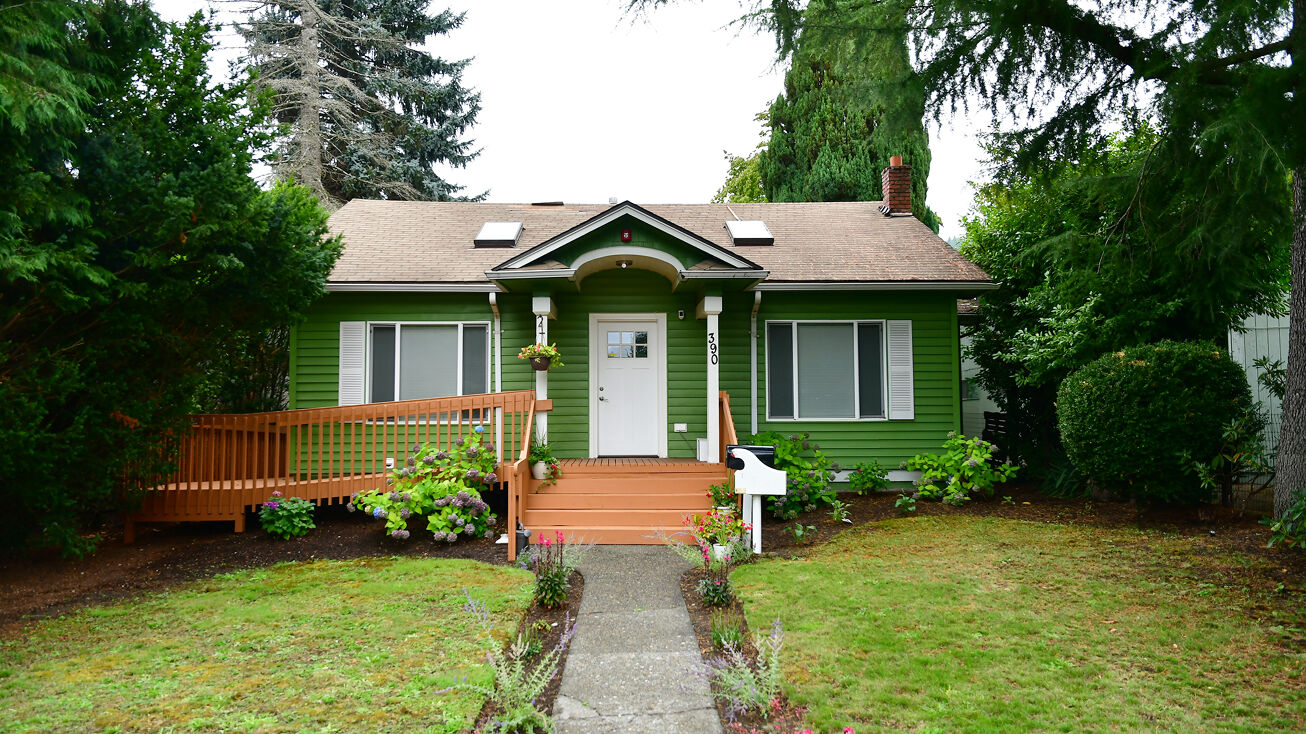 390 E Sunset Way, Issaquah, WA 98027