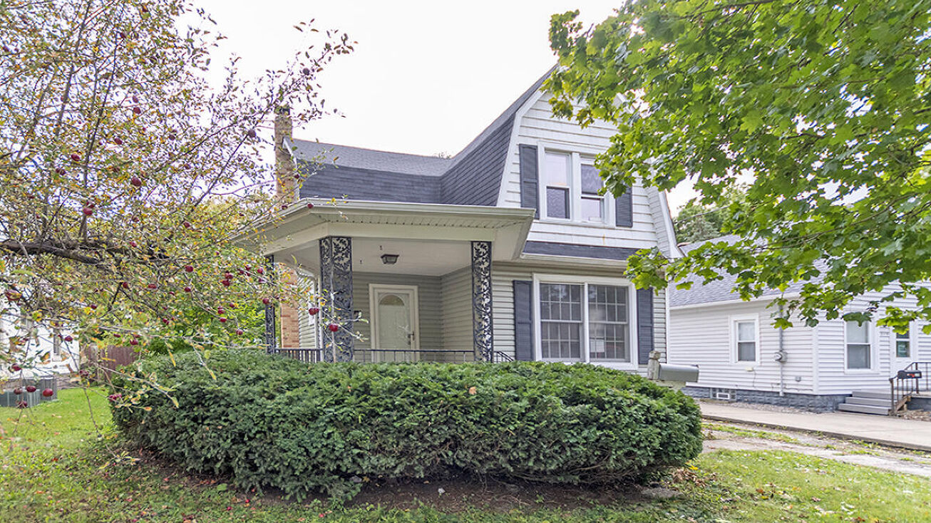 217 Regent St, Lansing, MI 48912
