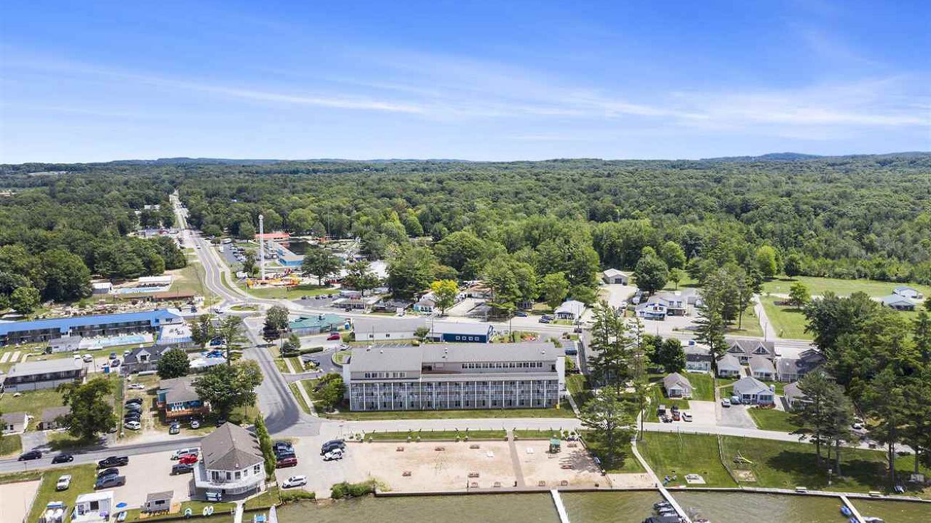 1180 N Shore Dr, Mears, MI 49436