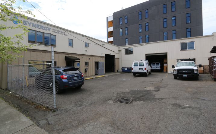 Pictures of Office, Industrial property located at 2435 SE 10th Ave, Portland, OR 97214 for sales - image #1