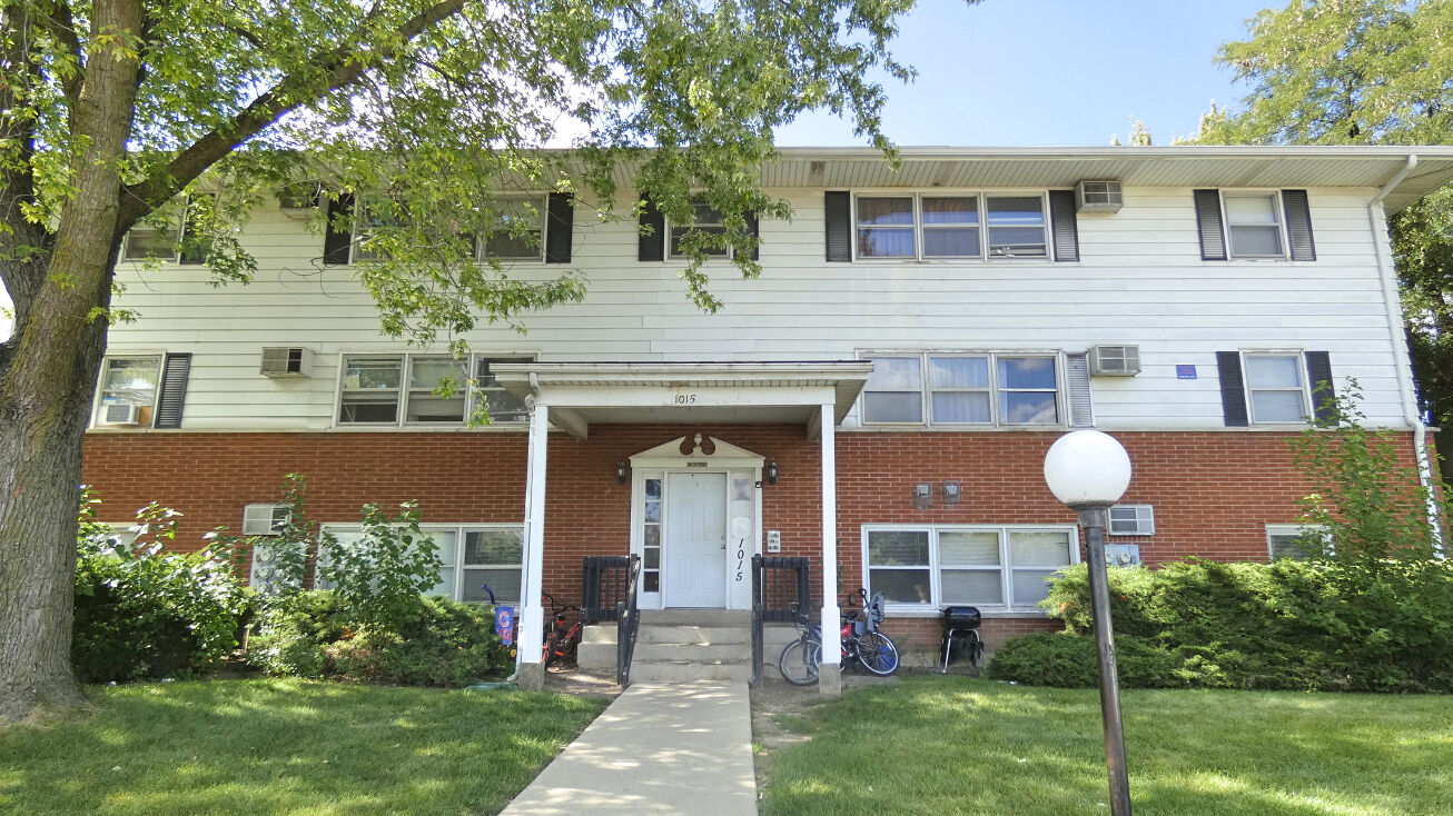 1015 N Farnsworth Ave, Aurora, IL 60505