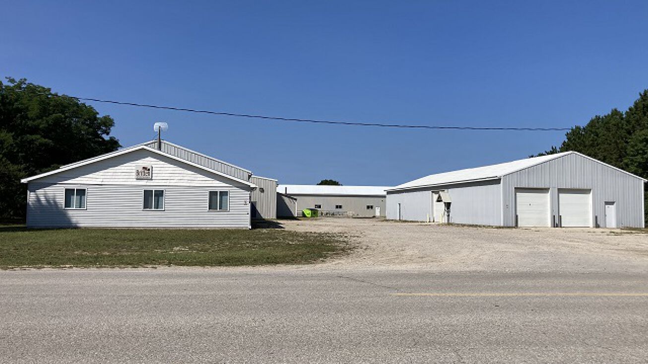 1954 N Betsie River Rd, Interlochen, MI 49643