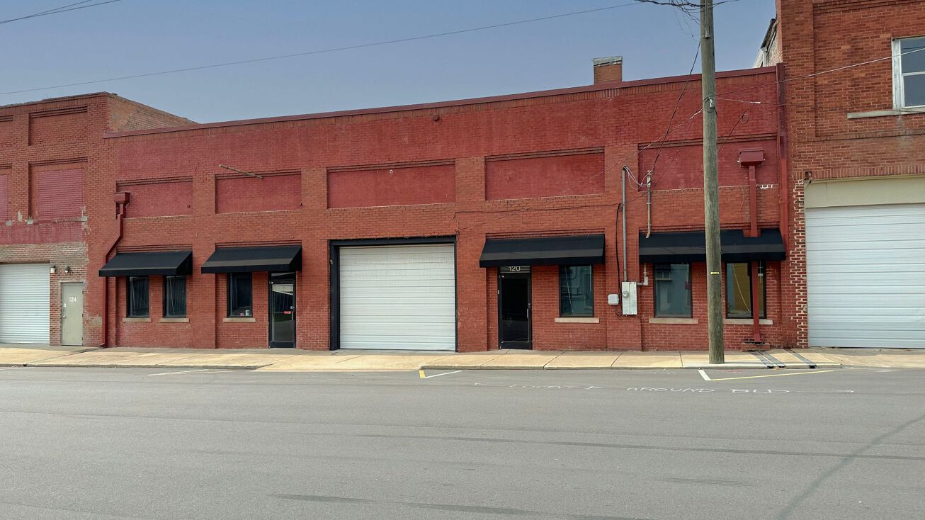 120 W Vance St, Zebulon, NC 27597