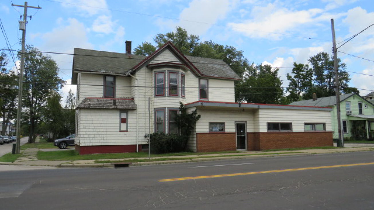 244 Mill St, Conneaut, OH 44030