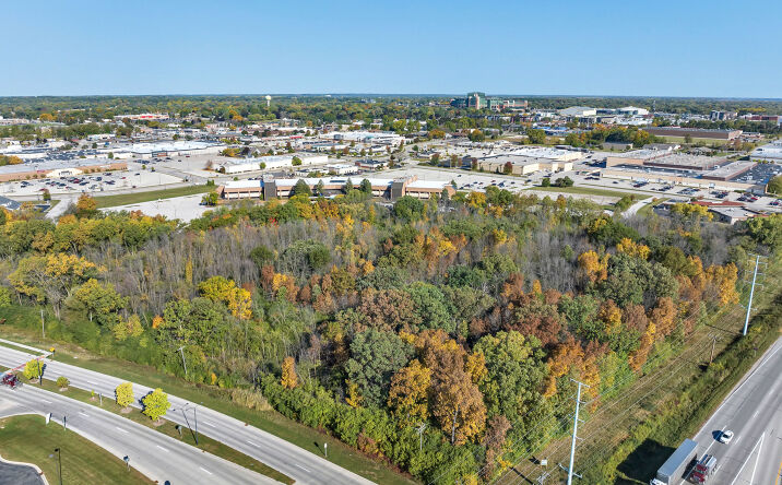 Pictures of Mixed Use, Office, Retail property located at 700 Pilgrim Way, Green Bay, WI 54304 for sales - image #1