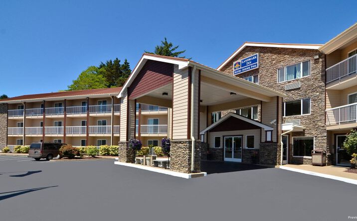 Pictures of Hospitality property located at 4430 SE Hwy 101, Lincoln City, OR 97367 for comps - image #1