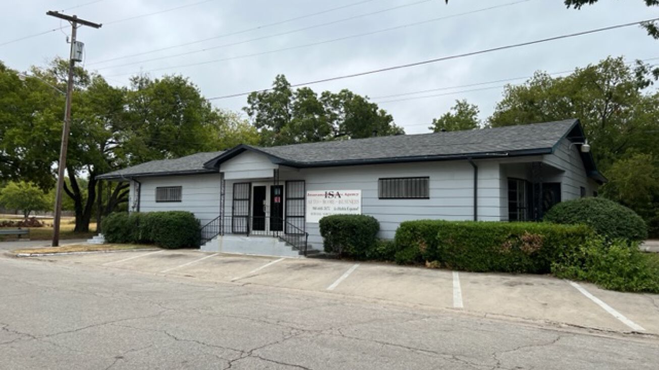 720 Belcher St, Gainesville, TX 76240