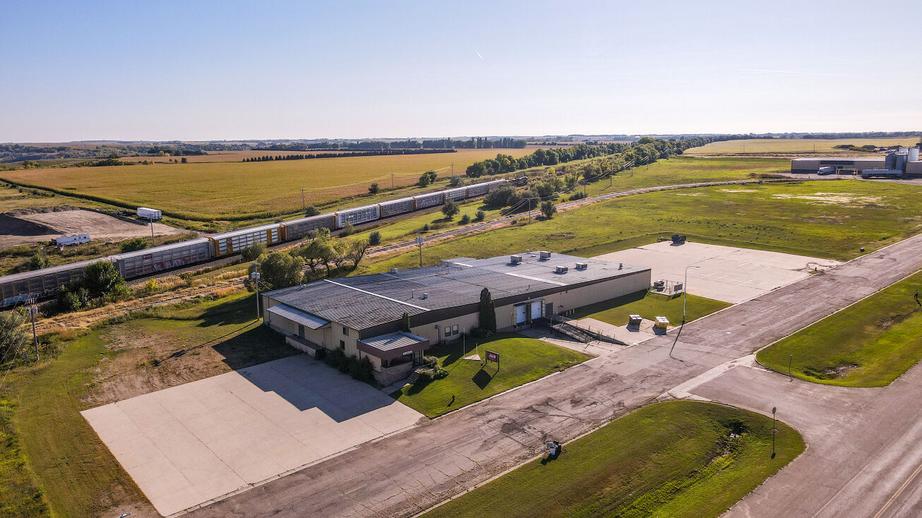 1025 Four Bottle Dr, Valley City, ND 58072