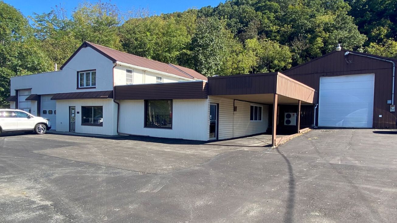 272 Riverview Dr, Walnutport, PA 18088