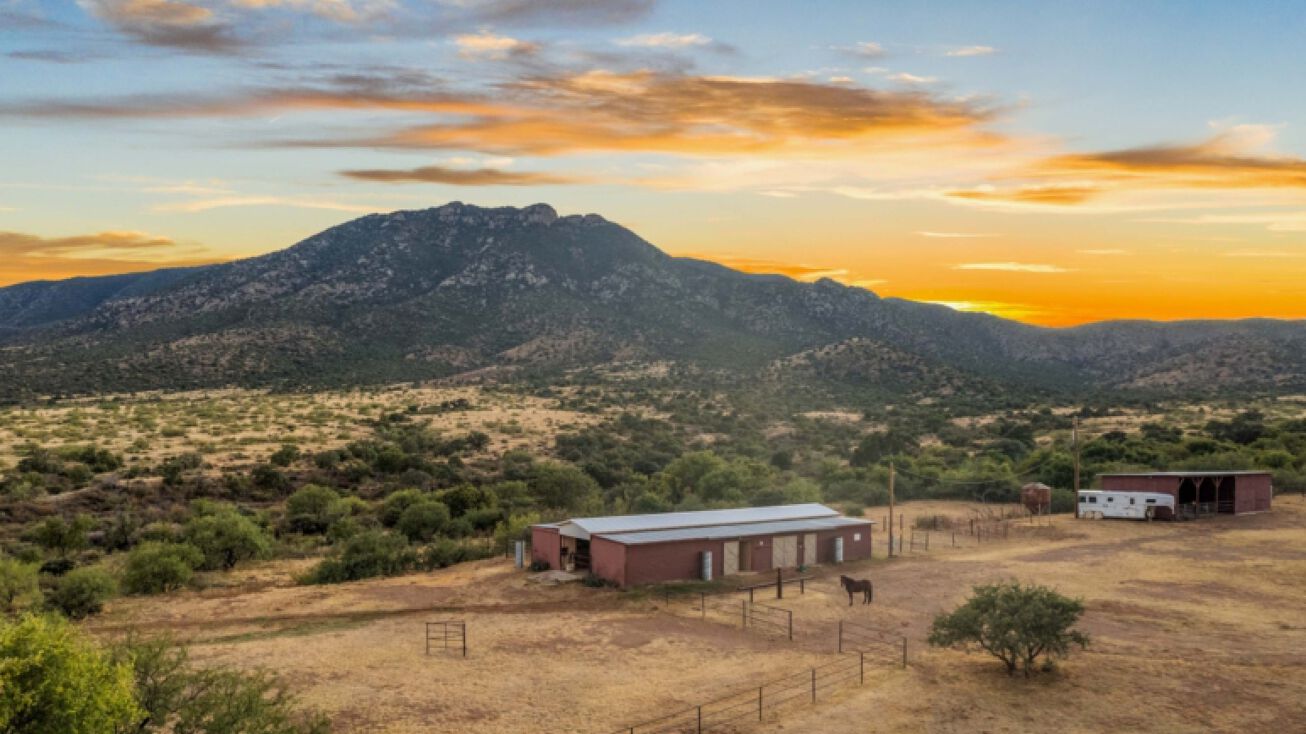 1884 S Middlemarch Rd, Pearce, AZ 85625