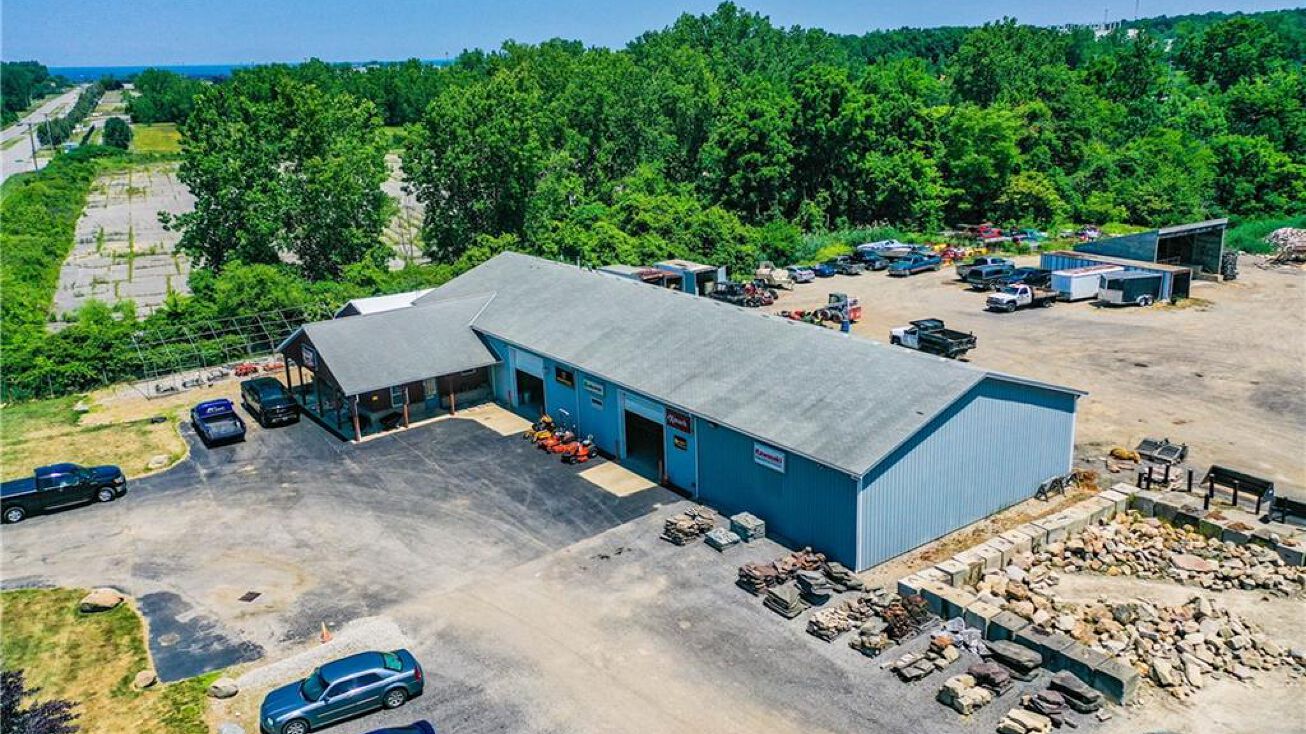 6001 Baumhart Rd, Lorain, OH 44053