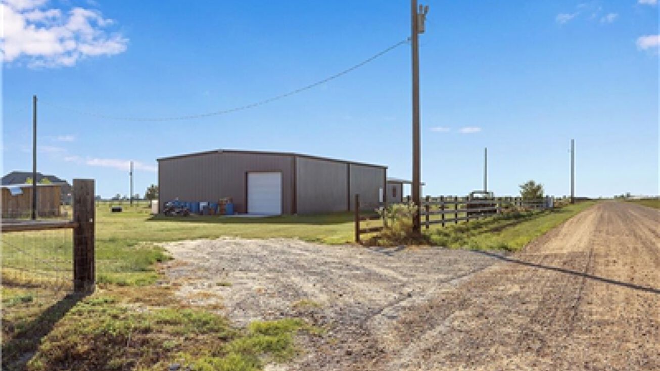 1657 Meier Rd, Sealy, TX 77474