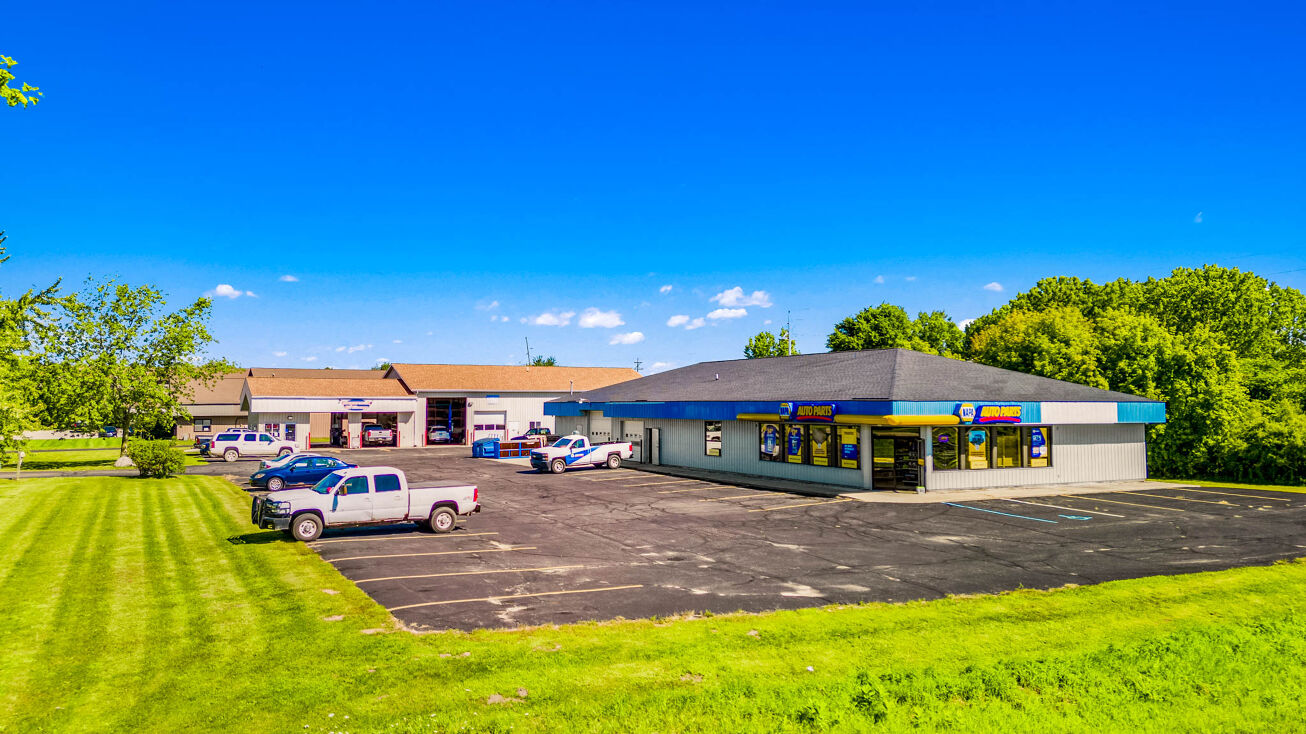 32 Mason Drive, Coopersville, MI 49404