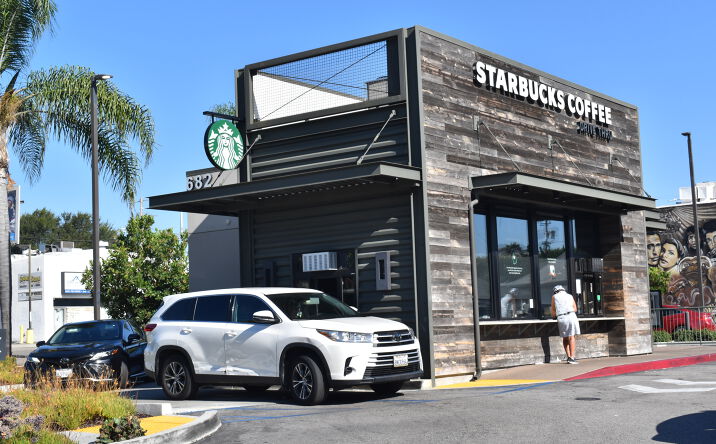 Pictures of Retail property located at 682 W 9th St, Los Angeles, CA 90015 for sales - image #1