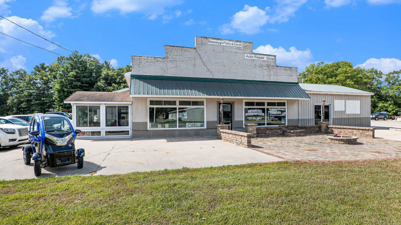 8005 Mason Dr, Newaygo, MI 49337