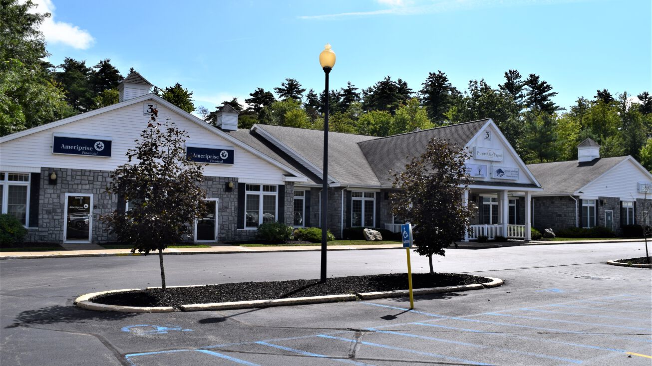 1 Hemphill Pl, Ballston Spa, NY 12020