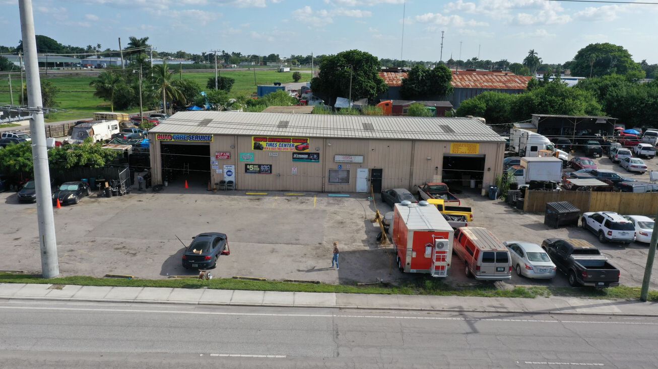 1208 NW Ave L, Belle Glade, FL 33430