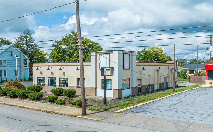 Pictures of Hospitality, Retail property located at 670 N Hanover St, Carlisle, PA 17013 for sales - image #1
