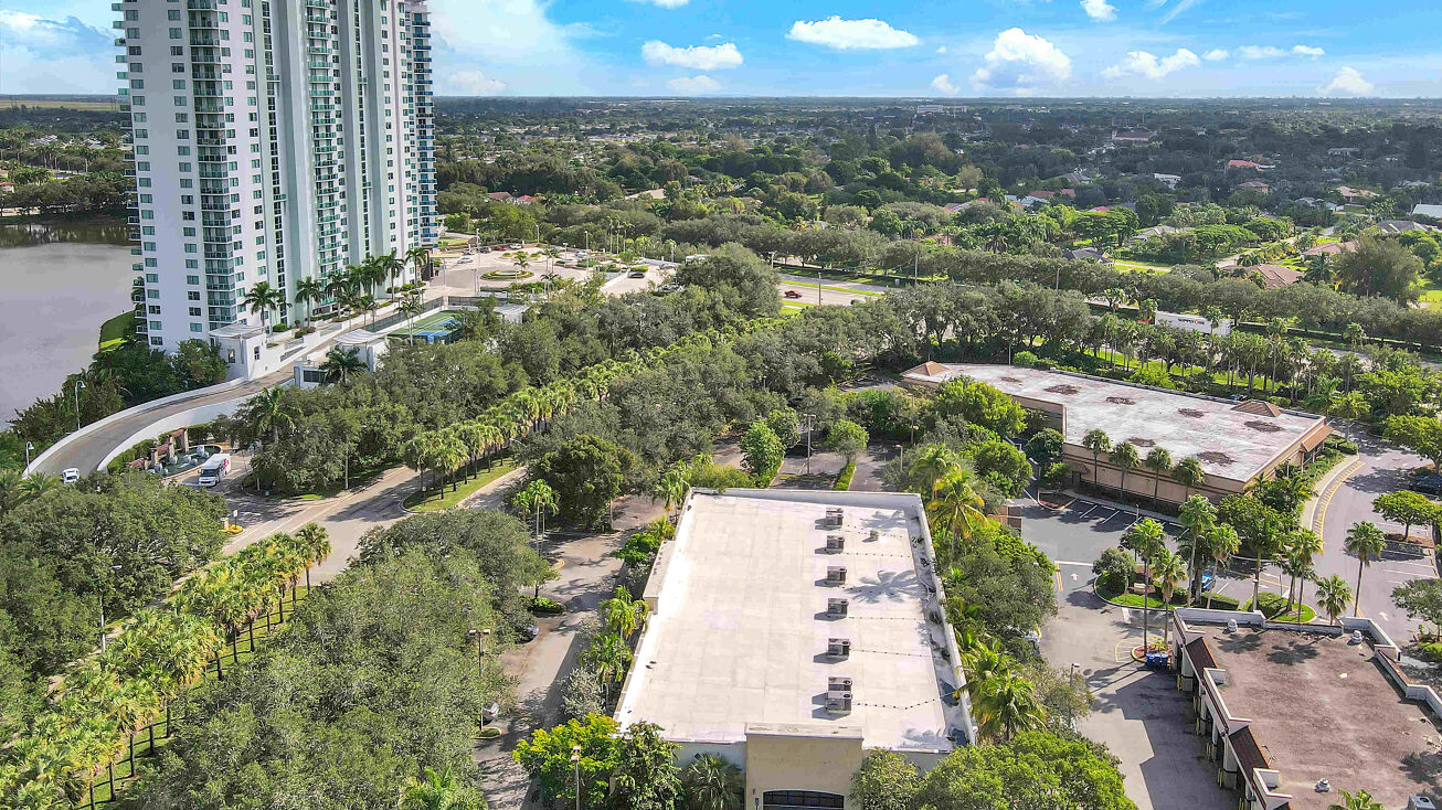 2600 Sawgrass Mills Cir, Sunrise, FL 33323