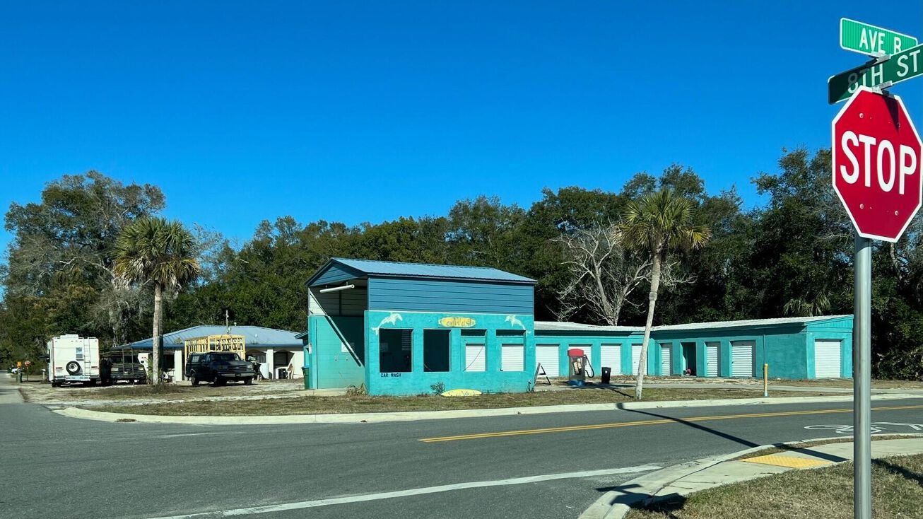 306 W 8th, Carrabelle, FL 32322