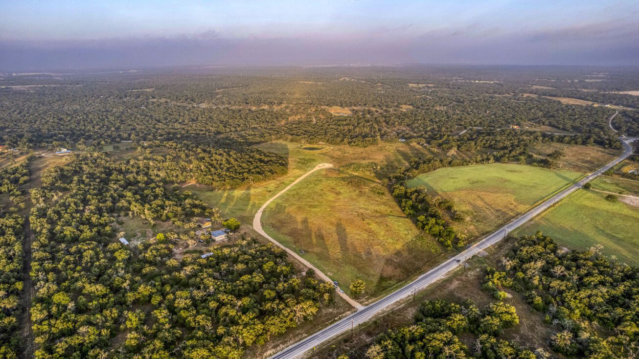 1123 White Horse Lane, Stockdale, TX 78160