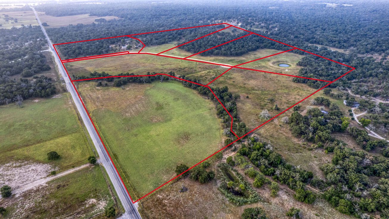 1123 White Horse Lane, Stockdale, TX 78160