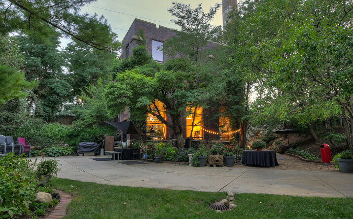 Pictures of Mixed Use property located at 822 Pacific St, Omaha, NE 68108 for comps - image #1