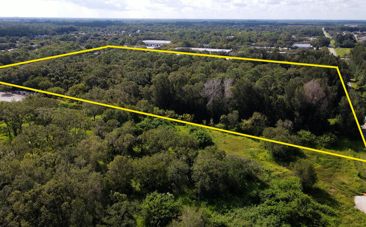 Pictures of Land property located at 825 S John Rodes Blvd, Melbourne, FL 32904 for sales - image #1