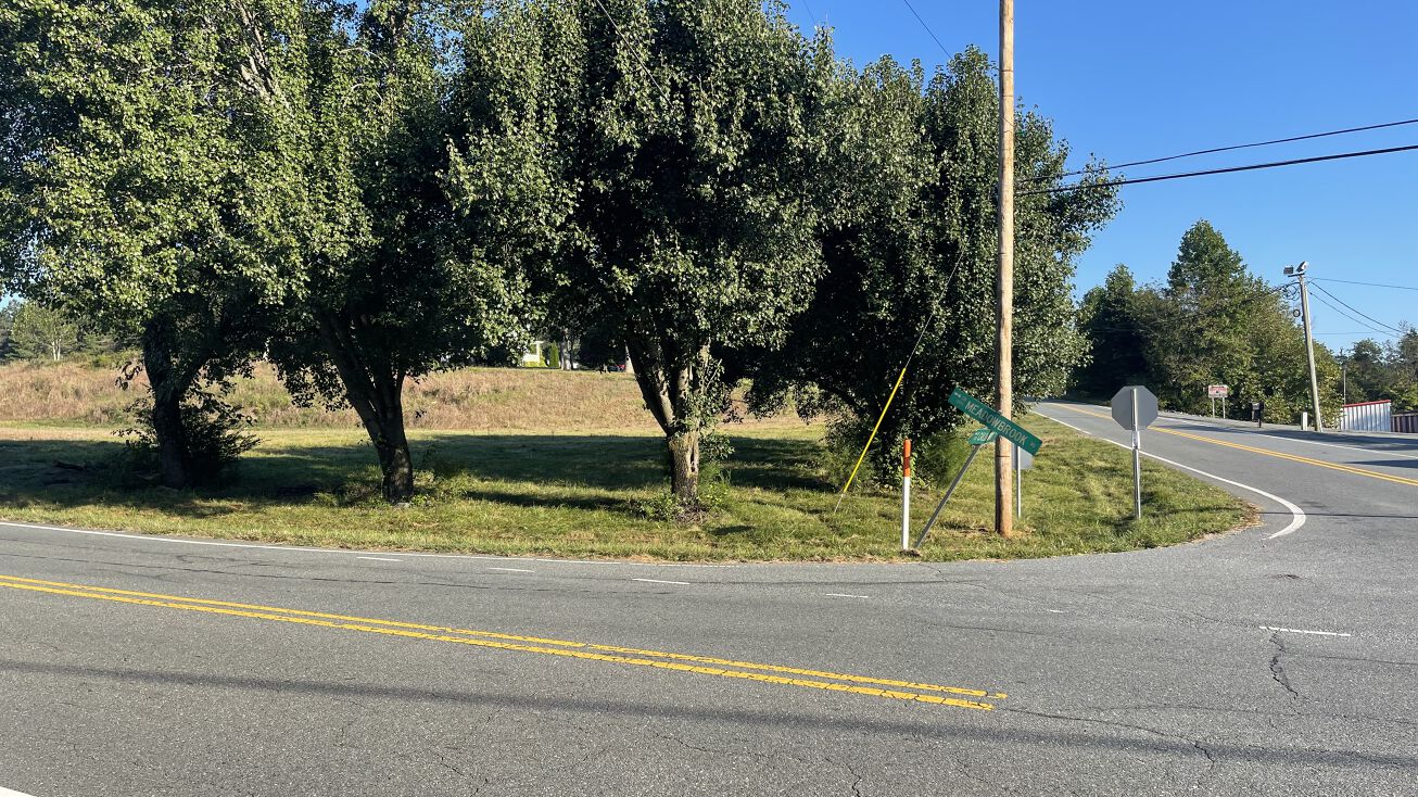 101 Calloway Rd, King, NC 27021