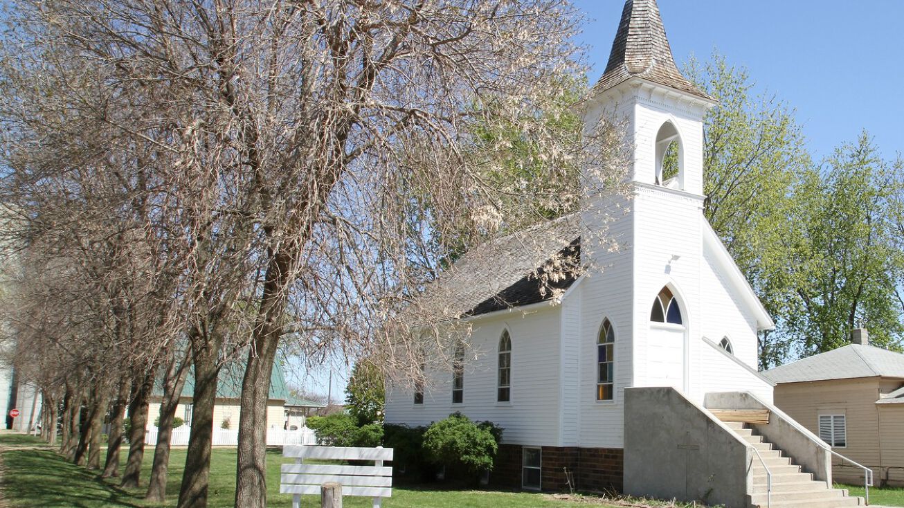 200 E 2nd St, Worthing, SD 57077