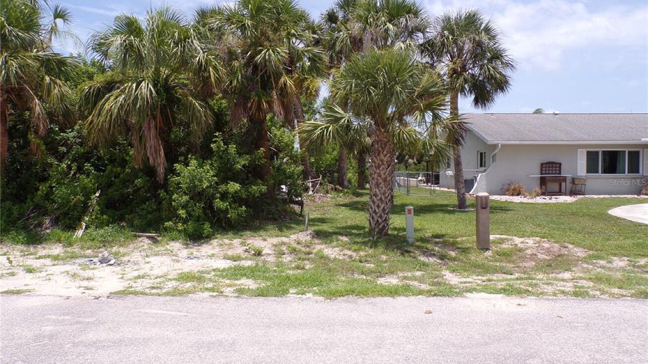 18833 McGrath Cir, Port Charlotte, FL 33948