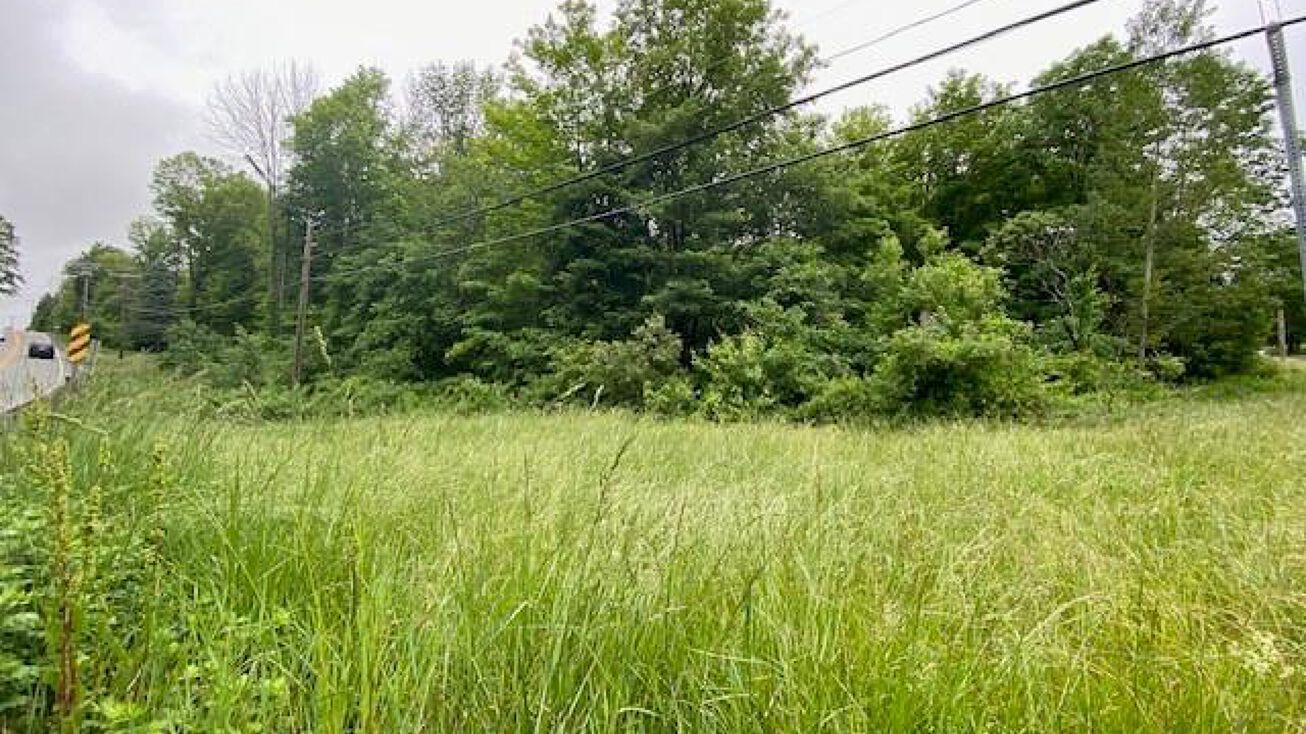 Chestnut Hill Rd, Torrington, CT 06790