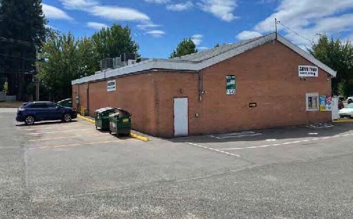 Pictures of Retail property located at 17186 SE McLoughlin Blvd, Milwaukie, OR 97267 for comps - image #1