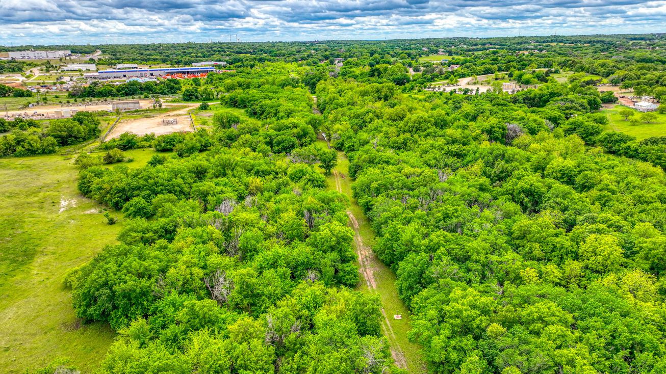 1201 S Briaroaks Road, Burleson, TX 76031