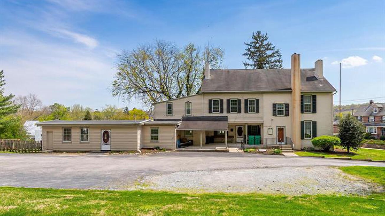 121 Manor Ave, Downingtown, PA 19335